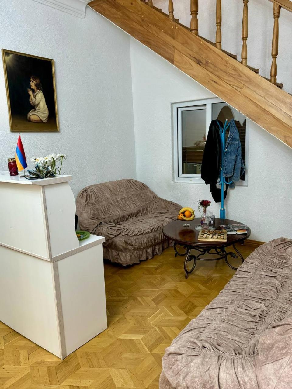 California Hostel Ереван Экстерьер фото