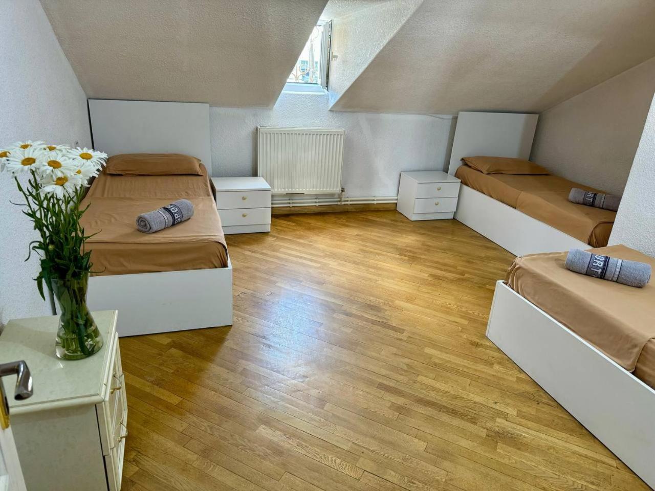 California Hostel Ереван Экстерьер фото