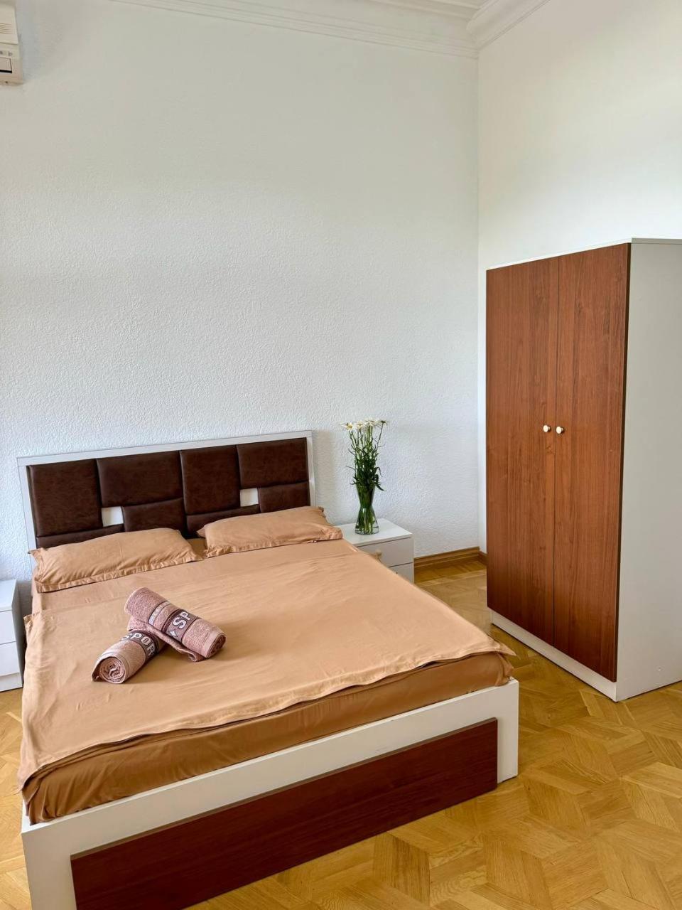 California Hostel Ереван Экстерьер фото