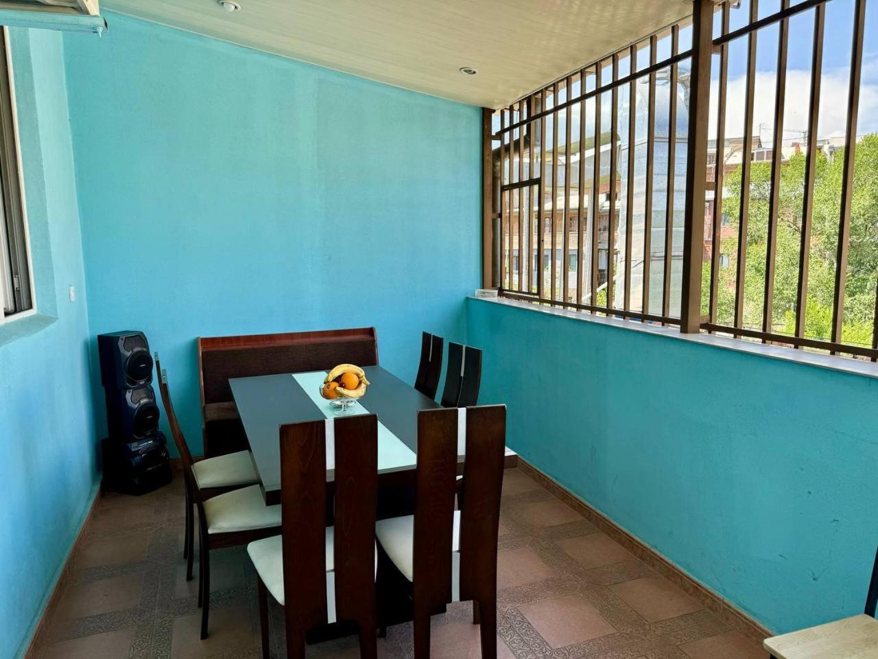 California Hostel Ереван Экстерьер фото