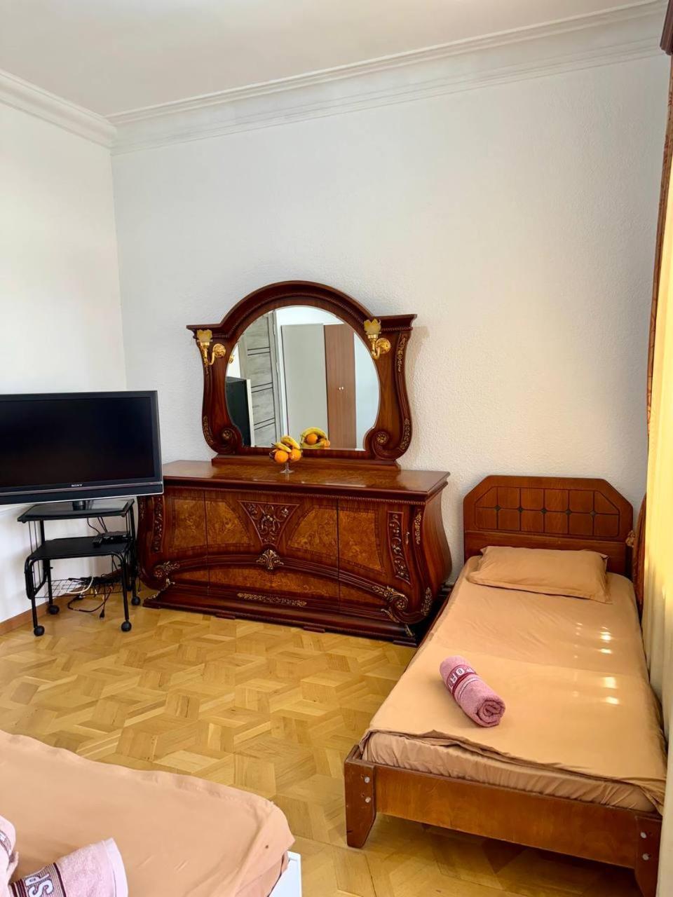 California Hostel Ереван Экстерьер фото